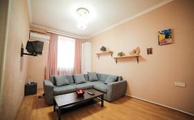 Cozy, Beautiful Apartment In The Center Of Tbilisi